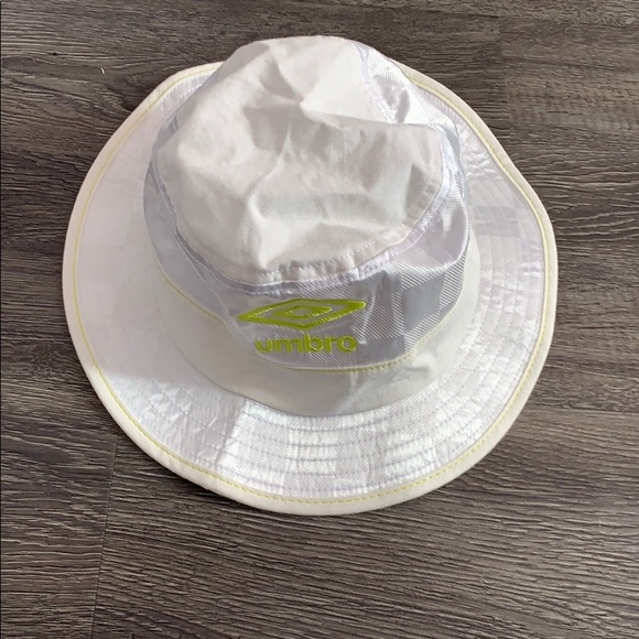 Urban Outfitters Other - URBAN OUTFITTERS white Umbro bucket hat